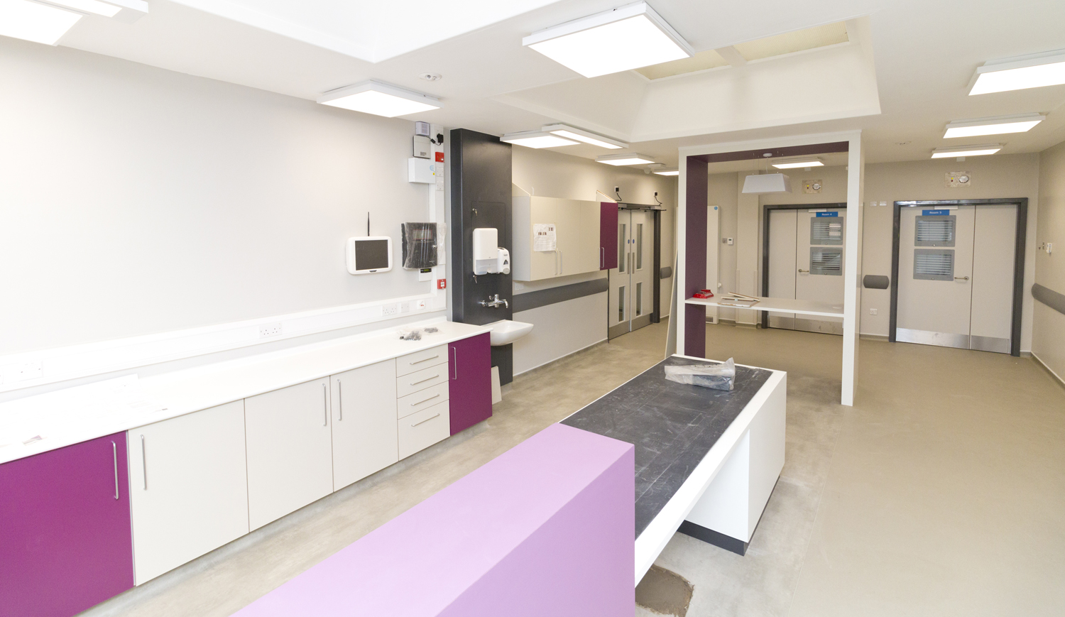 New infectious diseases ward opens for patients at Castle Hill Hospital